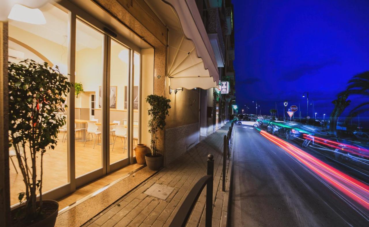 Hotel Alfiero Porto Santo Stefano  Buitenkant foto